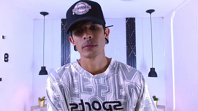 Snapshot of Franvill_Trato chatting on March 2026 07:31:01 PM Franvill Trato online show from March 2026 07:31:01 PM