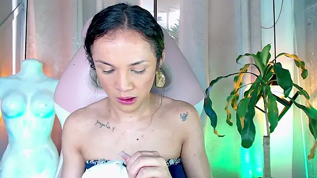 Snapshot of Cristal_Gem1 chatting on April 2026 11:34:01 AM Cristal Gem1 online show from April 2026 11:34:01 AM