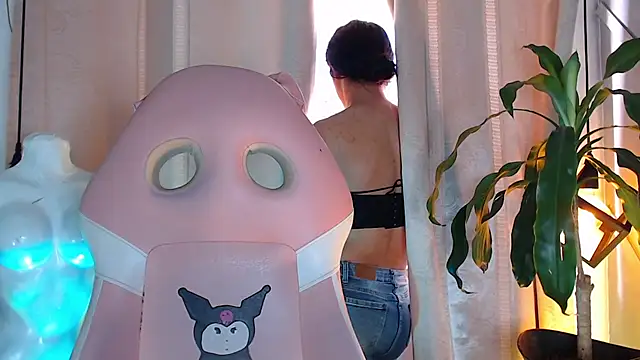 Snapshot of Cristal_Gem1 chatting on May 2026 12:00:01 PM Cristal Gem1 online show from May 2026 12:00:01 PM