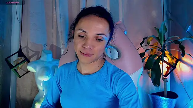 Snapshot of Cristal_Gem1 chatting on May 2026 12:00:02 PM Cristal Gem1 online show from May 2026 12:00:02 PM