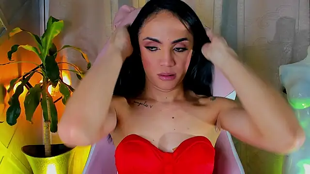 Snapshot of Cristal_Gem1 chatting on May 2026 11:57:01 PM Cristal Gem1 online show from May 2026 11:57:01 PM