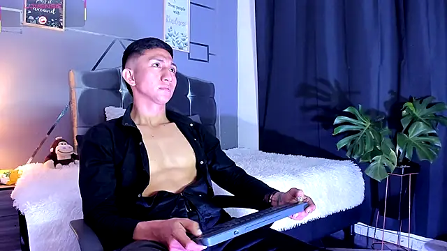 oliver mr  online show from October 2025 08:06:02 PM