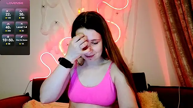 Snapshot of _Linett_ chatting on October 2025 07:48:02 PM  Linett  online show from October 2025 07:48:02 PM