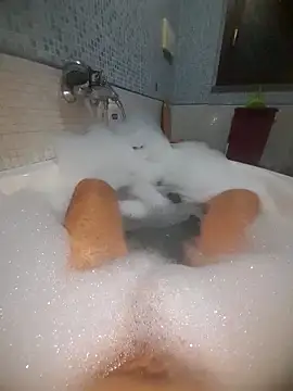 Snapshot of gigilola84 chatting on December 2025 05:18:02 PM gigilola84 online show from December 2025 05:18:02 PM