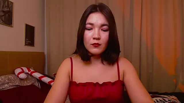 Halle Berrry online show from December 2025 02:12:02 PM