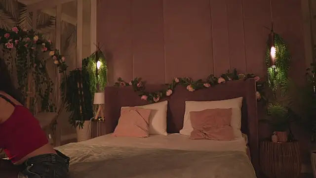 MaryNixon  online show from October 2025 05:19:02 AM