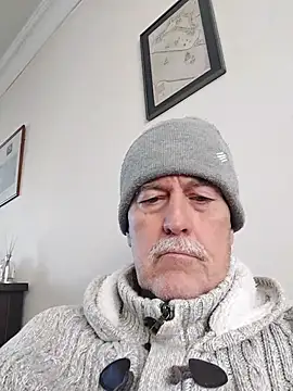 slaveman4you online show from November 2025 11:25:02 AM