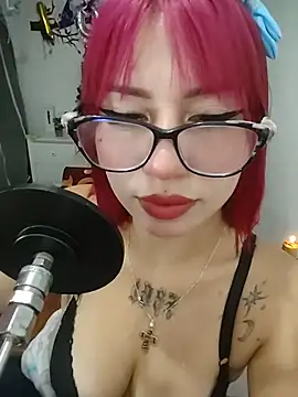 Snapshot of Kitty_Melodi chatting on May 2026 11:39:01 AM Kitty Melodi online show from May 2026 11:39:01 AM