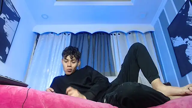 Snapshot of SemerHott chatting on September 2025 01:44:02 PM SemerHott online show from September 2025 01:44:02 PM