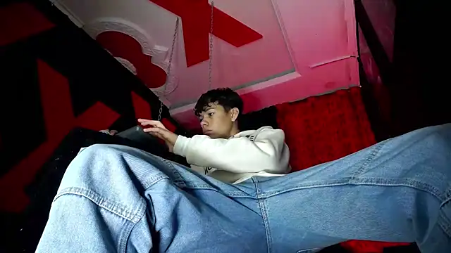 Snapshot of SemerHott chatting on September 2025 01:45:02 PM SemerHott online show from September 2025 01:45:02 PM