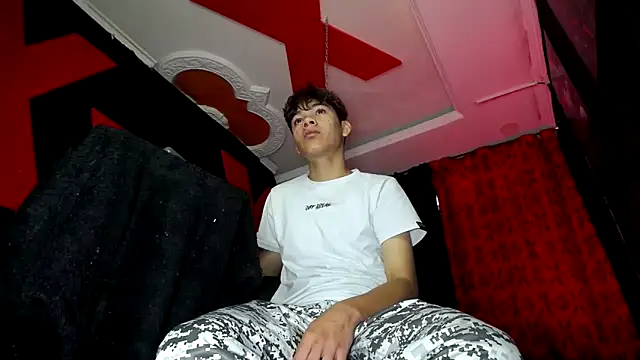 Snapshot of SemerHott chatting on September 2025 01:36:02 PM SemerHott online show from September 2025 01:36:02 PM