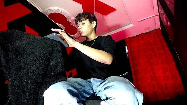 Snapshot of SemerHott chatting on September 2025 01:15:01 PM SemerHott online show from September 2025 01:15:01 PM