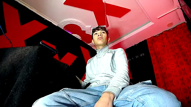 Snapshot of SemerHott chatting on October 2025 01:40:02 PM SemerHott online show from October 2025 01:40:02 PM