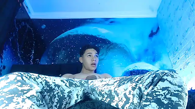 Snapshot of SemerHott chatting on October 2025 01:17:01 PM SemerHott online show from October 2025 01:17:01 PM