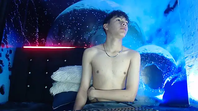 Snapshot of SemerHott chatting on November 2025 01:45:01 PM SemerHott online show from November 2025 01:45:01 PM