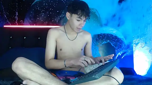 Snapshot of SemerHott chatting on November 2025 01:22:04 PM SemerHott online show from November 2025 01:22:04 PM