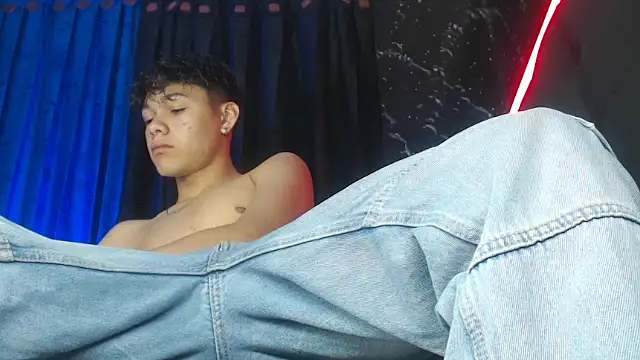 Snapshot of SemerHott chatting on December 2025 01:20:02 PM SemerHott online show from December 2025 01:20:02 PM