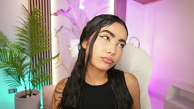 GiaNovak online show from November 2025 11:43:02 AM