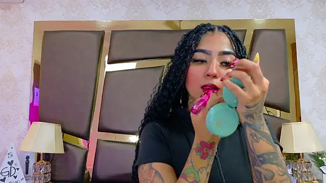 EmilieLake online show from February 2026 07:54:01 PM