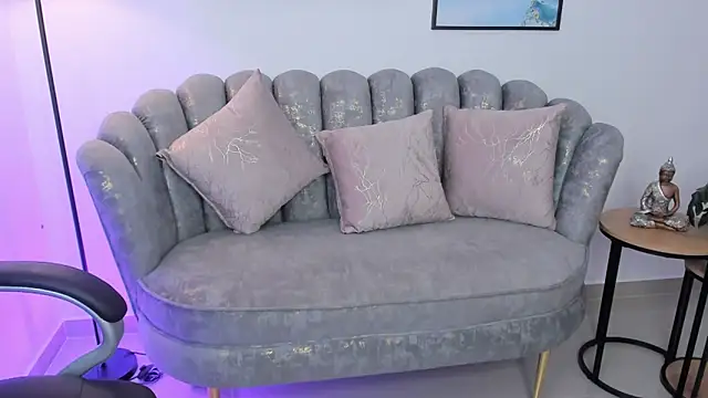 Snapshot of issi_loren chatting on October 2025 07:25:01 PM issi loren online show from October 2025 07:25:01 PM