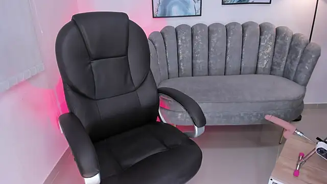 Snapshot of issi_loren chatting on January 2026 07:59:02 PM issi loren online show from January 2026 07:59:02 PM