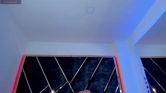 SusanaHenao online show from November 2025 06:29:01 PM