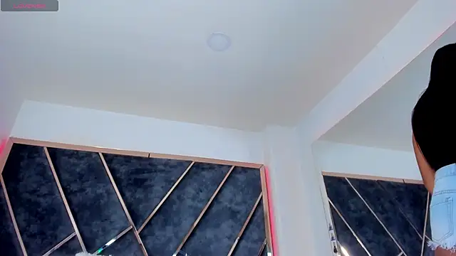 SusanaHenao online show from November 2025 05:34:02 PM