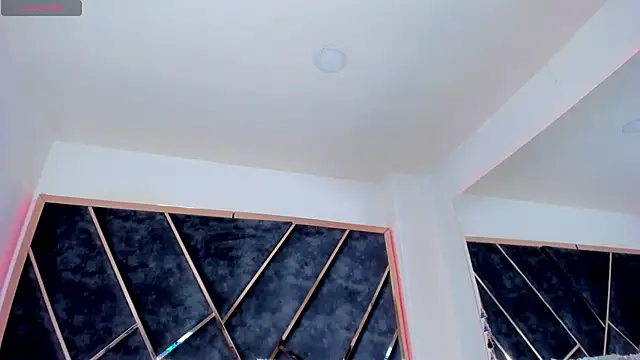 SusanaHenao online show from November 2025 06:28:01 PM