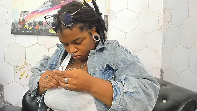 Anaa Fuentess online show from December 2025 11:47:01 AM