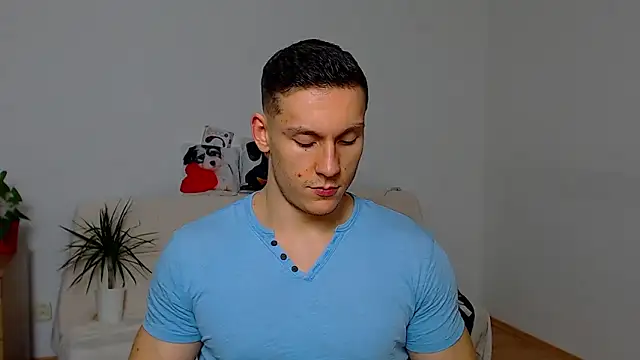 ZeinMiracles online show from November 2025 11:35:01 PM