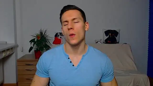 ZeinMiracles online show from December 2025 08:48:01 PM