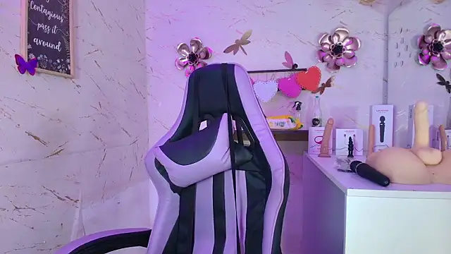 Natasha-Adams online show from February 2026 09:20:02 PM