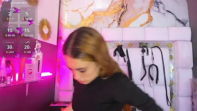 Natasha-Adams online show from February 2026 09:00:02 PM