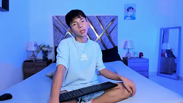 Hyunjin Son online show from October 2025 08:53:02 PM