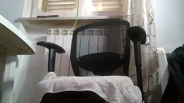 Snapshot of Giada47 chatting on March 2026 04:02:02 PM Giada47 online show from March 2026 04:02:02 PM