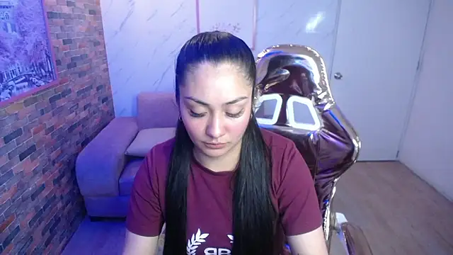 Snapshot of Ivony18_b chatting on September 2025 03:17:02 AM Ivony18 b online show from September 2025 03:17:02 AM