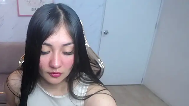 Snapshot of Ivony18_b chatting on September 2025 03:09:02 AM Ivony18 b online show from September 2025 03:09:02 AM