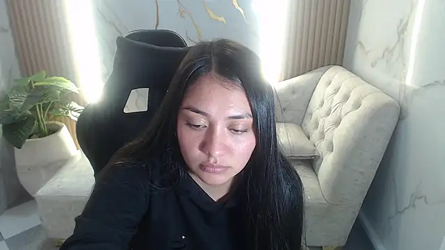 Snapshot of Ivony18_b chatting on October 2025 08:15:02 AM Ivony18 b online show from October 2025 08:15:02 AM