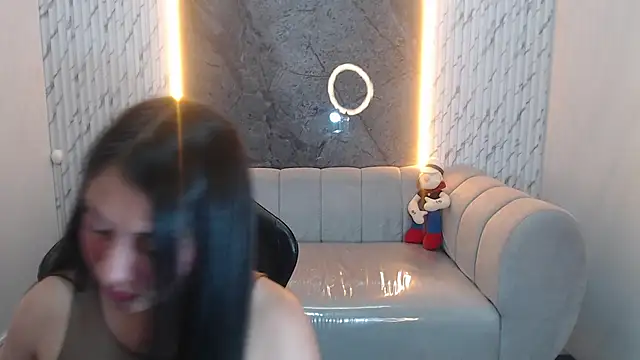 Snapshot of Ivony18_b chatting on October 2025 03:07:01 AM Ivony18 b online show from October 2025 03:07:01 AM