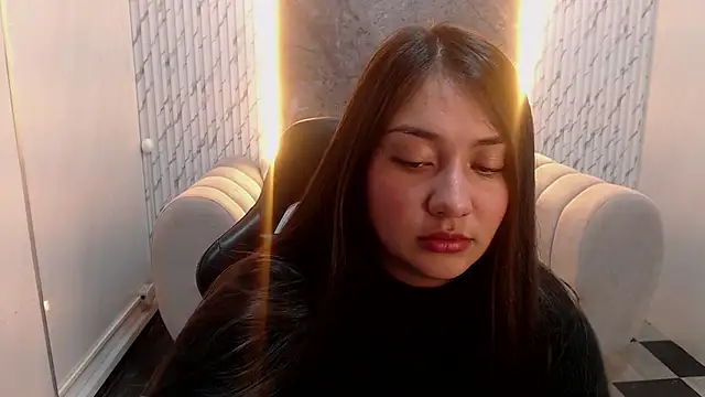 Snapshot of Ivony18_b chatting on October 2025 03:07:02 AM Ivony18 b online show from October 2025 03:07:02 AM