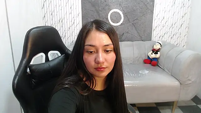 Snapshot of Ivony18_b chatting on October 2025 03:10:01 AM Ivony18 b online show from October 2025 03:10:01 AM