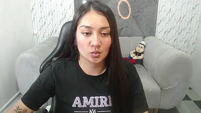 Snapshot of Ivony18_b chatting on November 2025 03:12:01 AM Ivony18 b online show from November 2025 03:12:01 AM