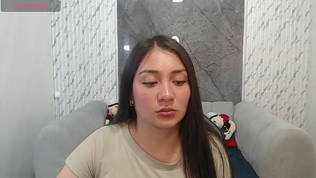 Snapshot of Ivony18_b chatting on November 2025 03:18:02 AM Ivony18 b online show from November 2025 03:18:02 AM