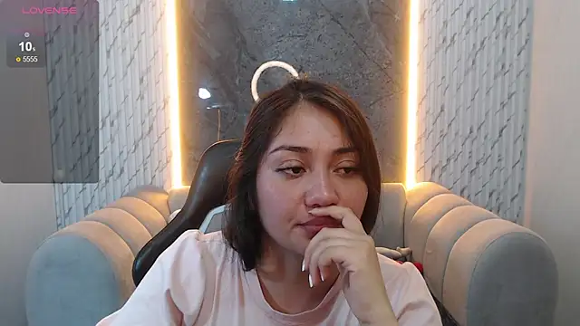 Snapshot of Ivony18_b chatting on November 2025 08:07:01 AM Ivony18 b online show from November 2025 08:07:01 AM