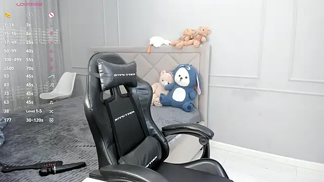 Yunleah online show from September 2025 01:41:02 AM