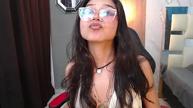 Snapshot of honeymoon_12 chatting on May 2026 03:37:02 AM honeymoon 12 online show from May 2026 03:37:02 AM