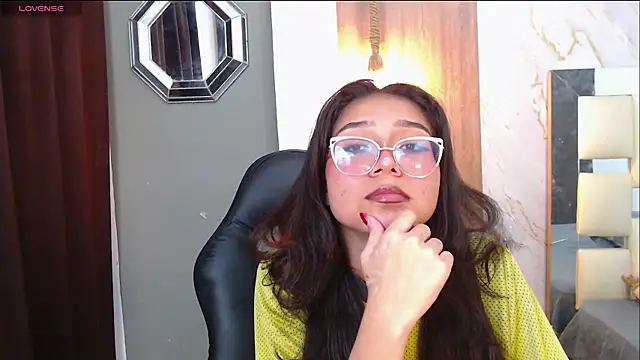 Snapshot of honeymoon_12 chatting on May 2026 05:36:02 AM honeymoon 12 online show from May 2026 05:36:02 AM