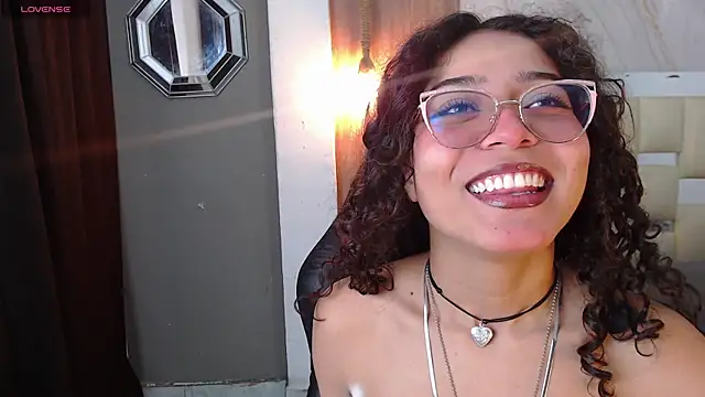 Snapshot of honeymoon_12 chatting on May 2026 07:04:02 AM honeymoon 12 online show from May 2026 07:04:02 AM