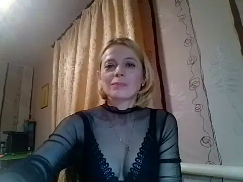 LiluXRose online show from October 2025 09:59:01 PM