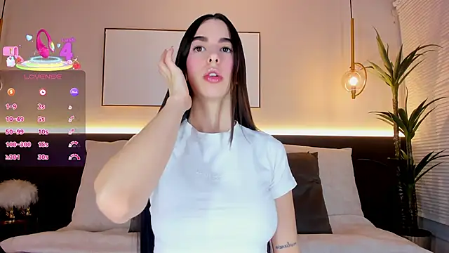 SolAvelar online show from December 2025 03:22:02 AM